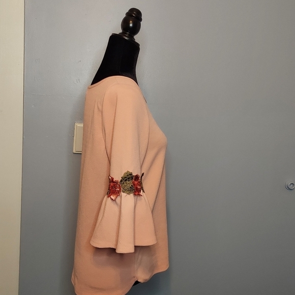 Creative Design Works Sweater Size Small - Picture 2 of 8